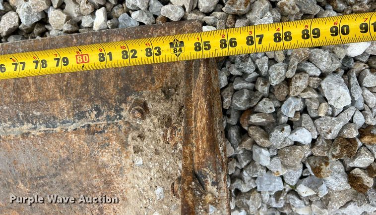 image for item NI9002 2022 John Deere 325G tracked skid steer loader