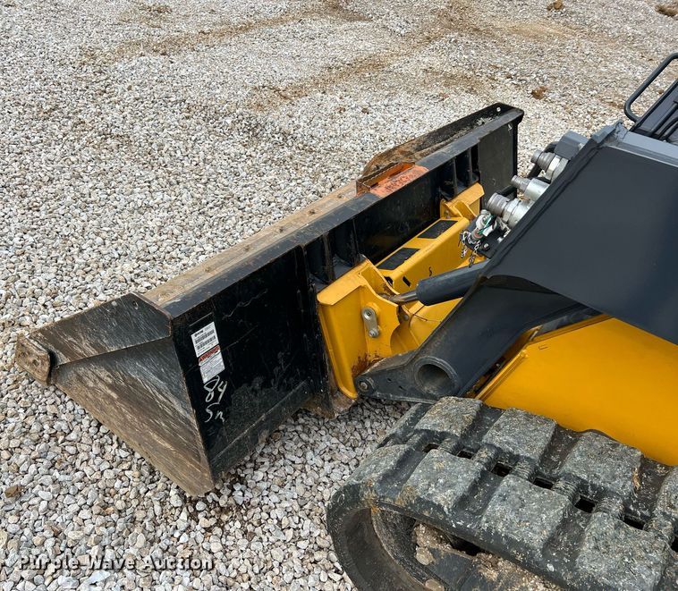 image for item NI9002 2022 John Deere 325G tracked skid steer loader