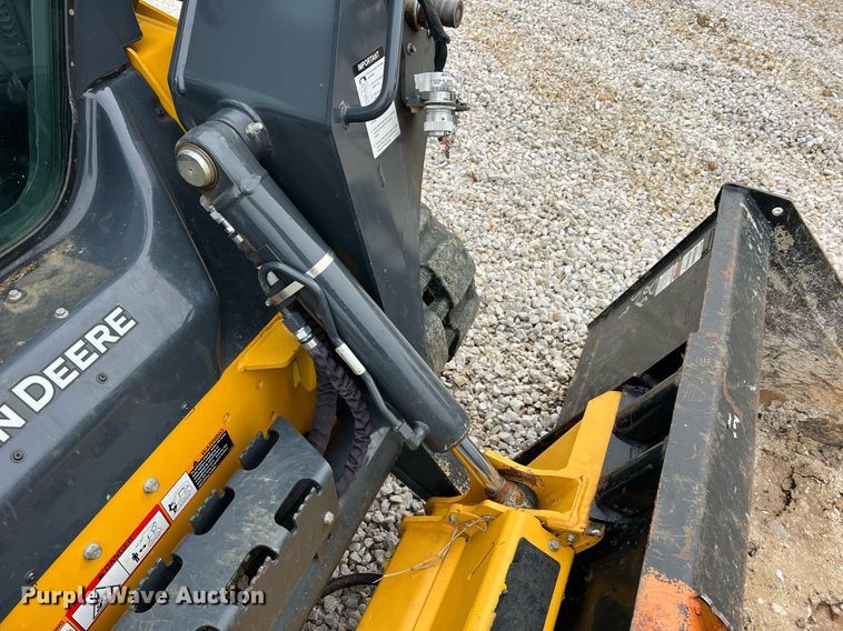 image for item NI9002 2022 John Deere 325G tracked skid steer loader