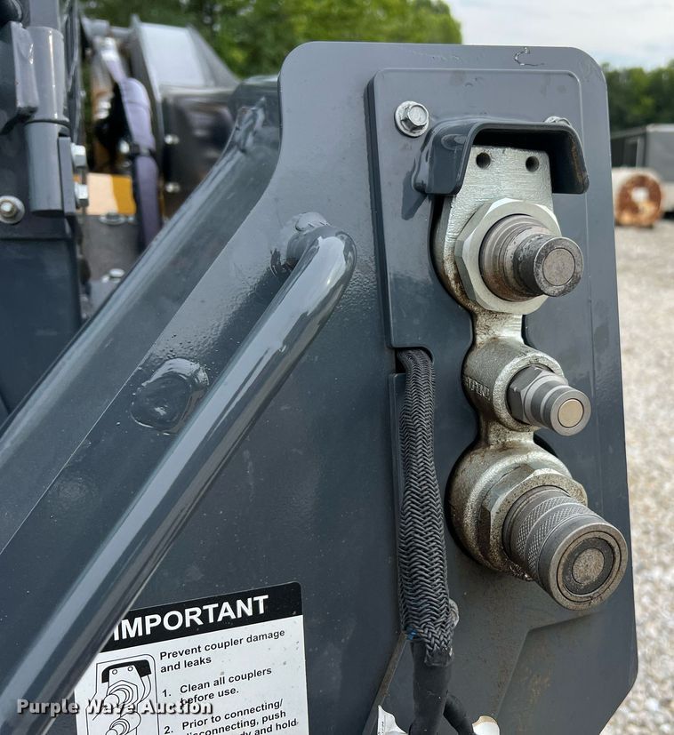 image for item NI9002 2022 John Deere 325G tracked skid steer loader