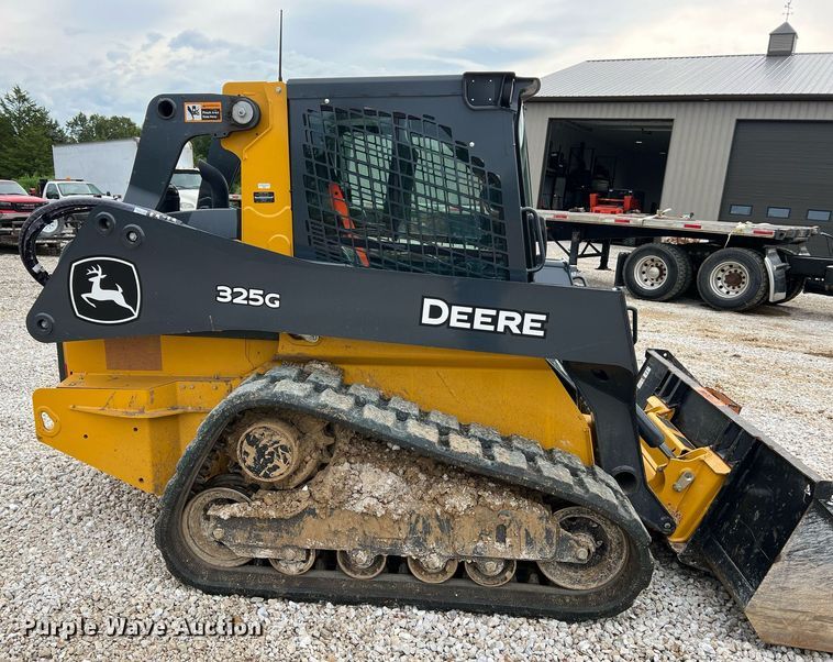 image for item NI9002 2022 John Deere 325G tracked skid steer loader