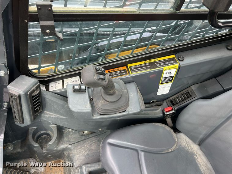 image for item NI9002 2022 John Deere 325G tracked skid steer loader