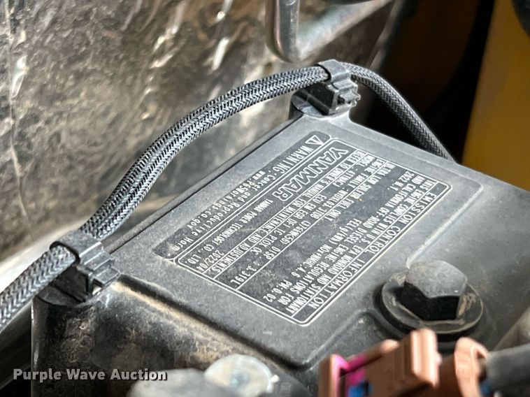 image for item NI9002 2022 John Deere 325G tracked skid steer loader