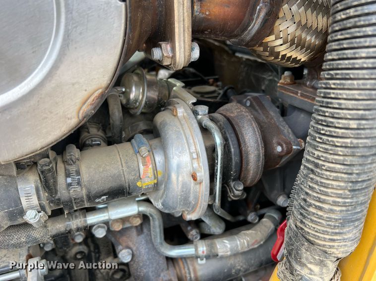 image for item NI9002 2022 John Deere 325G tracked skid steer loader