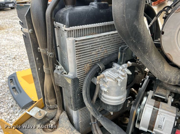 image for item NI9002 2022 John Deere 325G tracked skid steer loader