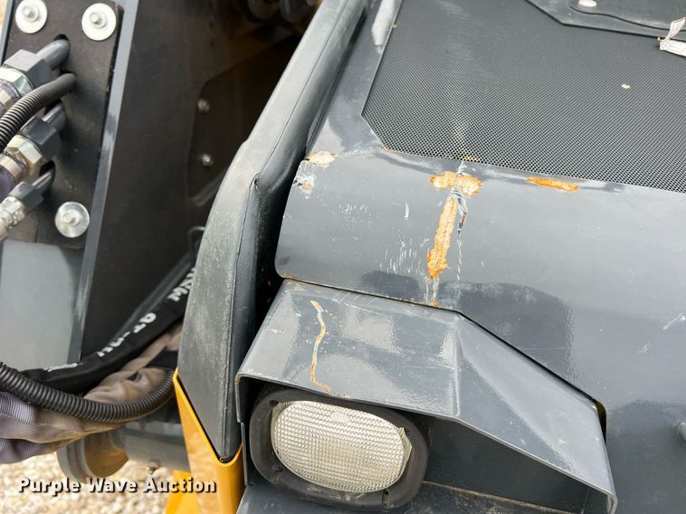 image for item NI9002 2022 John Deere 325G tracked skid steer loader