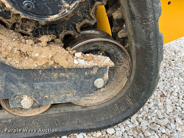 image for item NI9002 2022 John Deere 325G tracked skid steer loader