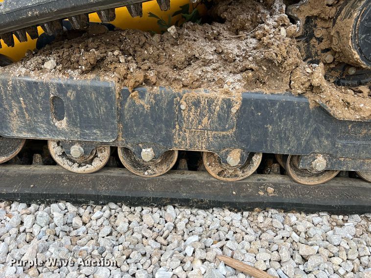 image for item NI9002 2022 John Deere 325G tracked skid steer loader