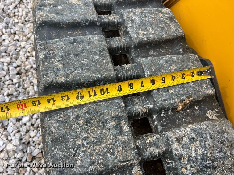 image for item NI9002 2022 John Deere 325G tracked skid steer loader