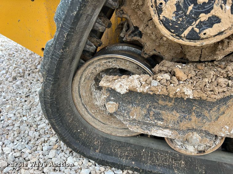 image for item NI9002 2022 John Deere 325G tracked skid steer loader