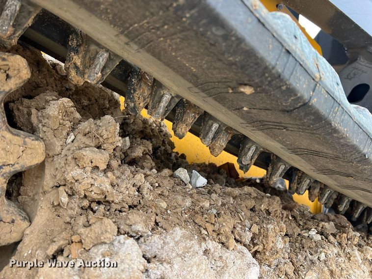 image for item NI9002 2022 John Deere 325G tracked skid steer loader