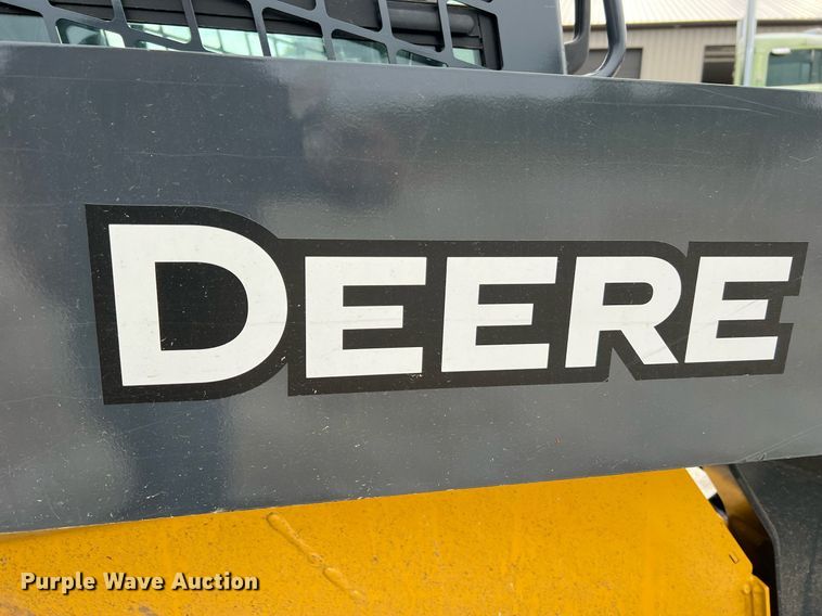 image for item NI9002 2022 John Deere 325G tracked skid steer loader