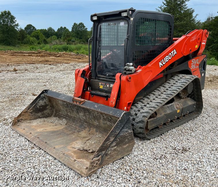 image for item NI9005 2019 Kubota SVL95-2S tracked skid steer loader