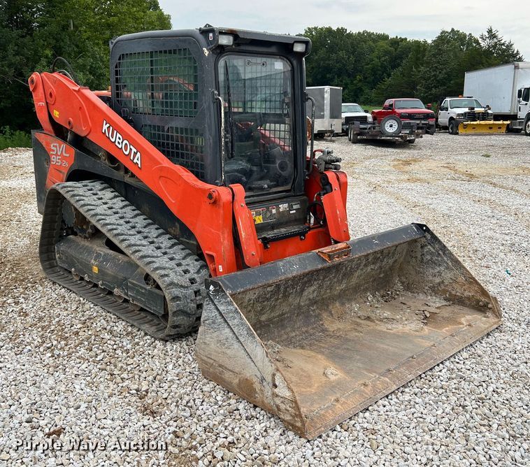 image for item NI9005 2019 Kubota SVL95-2S tracked skid steer loader