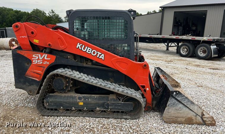 image for item NI9005 2019 Kubota SVL95-2S tracked skid steer loader