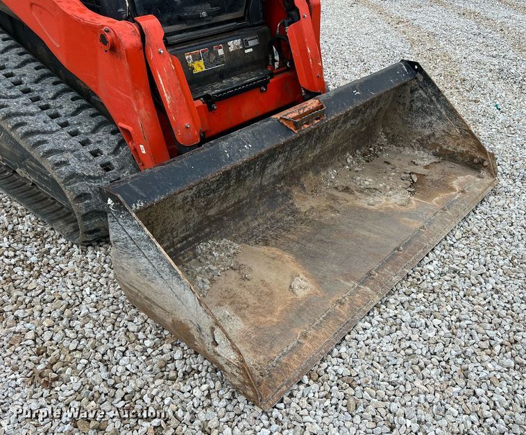 image for item NI9005 2019 Kubota SVL95-2S tracked skid steer loader
