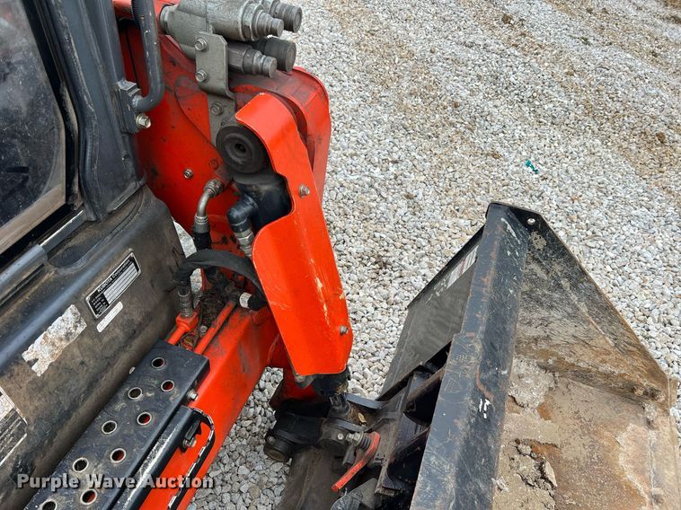 image for item NI9005 2019 Kubota SVL95-2S tracked skid steer loader