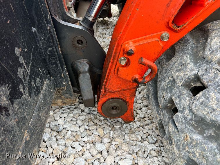 image for item NI9005 2019 Kubota SVL95-2S tracked skid steer loader