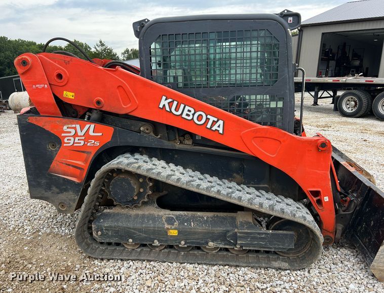 image for item NI9005 2019 Kubota SVL95-2S tracked skid steer loader