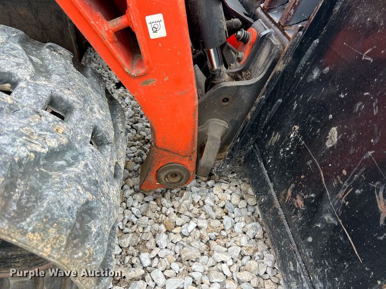 image for item NI9005 2019 Kubota SVL95-2S tracked skid steer loader
