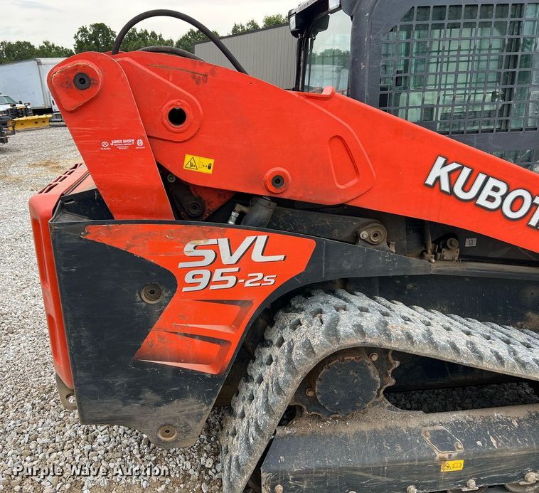 image for item NI9005 2019 Kubota SVL95-2S tracked skid steer loader