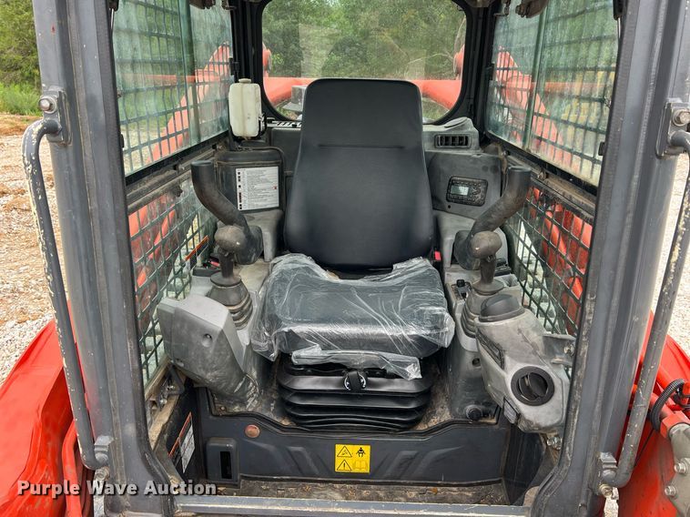 image for item NI9005 2019 Kubota SVL95-2S tracked skid steer loader