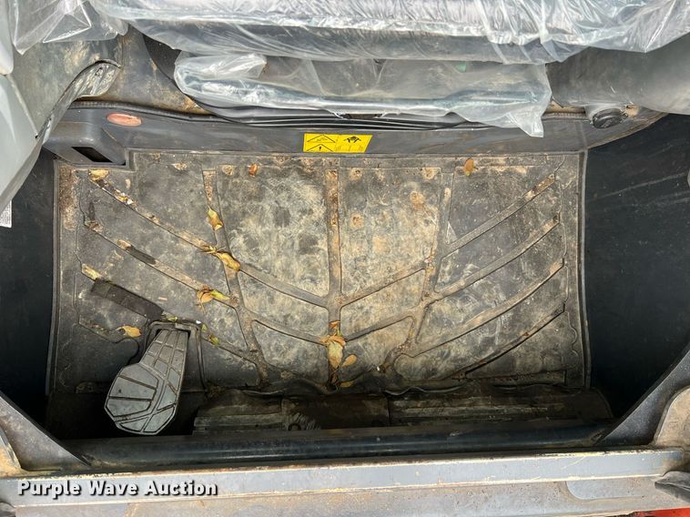 image for item NI9005 2019 Kubota SVL95-2S tracked skid steer loader