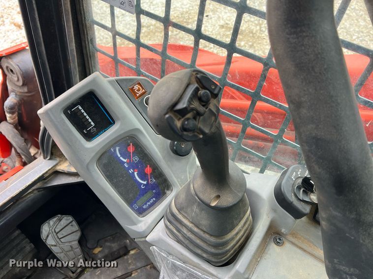 image for item NI9005 2019 Kubota SVL95-2S tracked skid steer loader