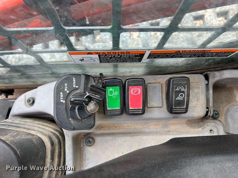 image for item NI9005 2019 Kubota SVL95-2S tracked skid steer loader