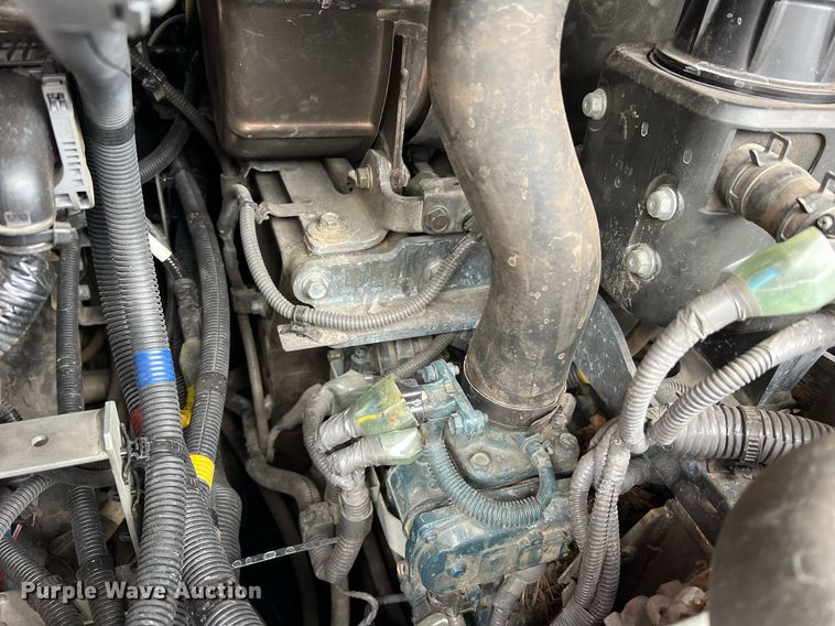 image for item NI9005 2019 Kubota SVL95-2S tracked skid steer loader