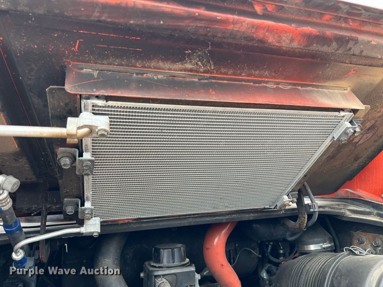 image for item NI9005 2019 Kubota SVL95-2S tracked skid steer loader