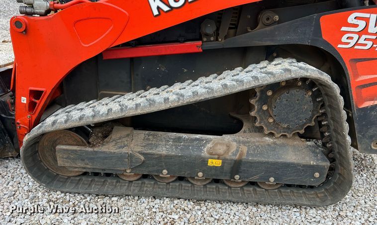 image for item NI9005 2019 Kubota SVL95-2S tracked skid steer loader