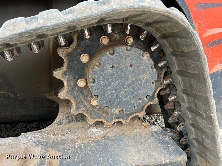 image for item NI9005 2019 Kubota SVL95-2S tracked skid steer loader