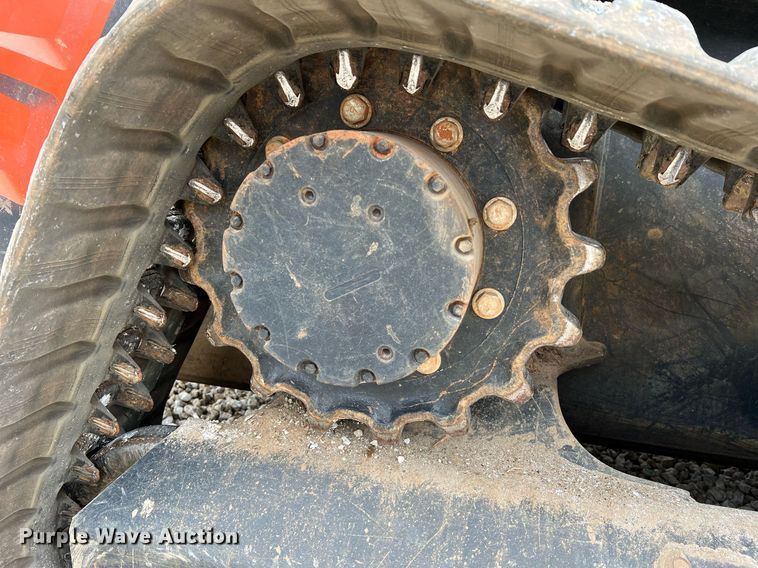 image for item NI9005 2019 Kubota SVL95-2S tracked skid steer loader