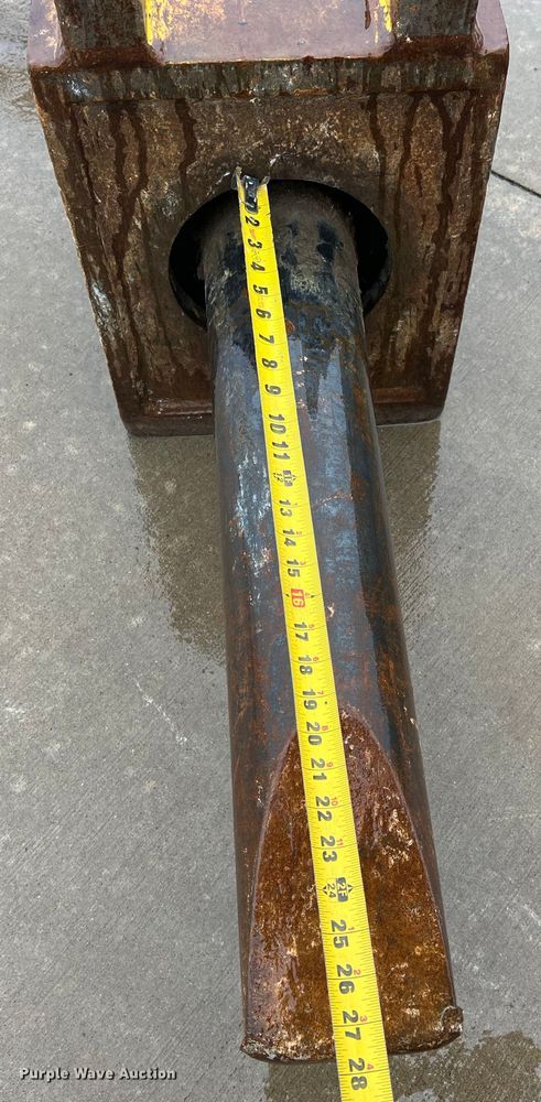 image for item NI9007 2020 Epiroc HB 2000  breaker