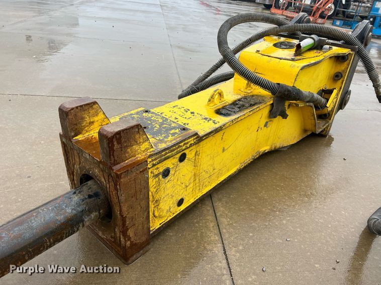 image for item NI9007 2020 Epiroc HB 2000  breaker