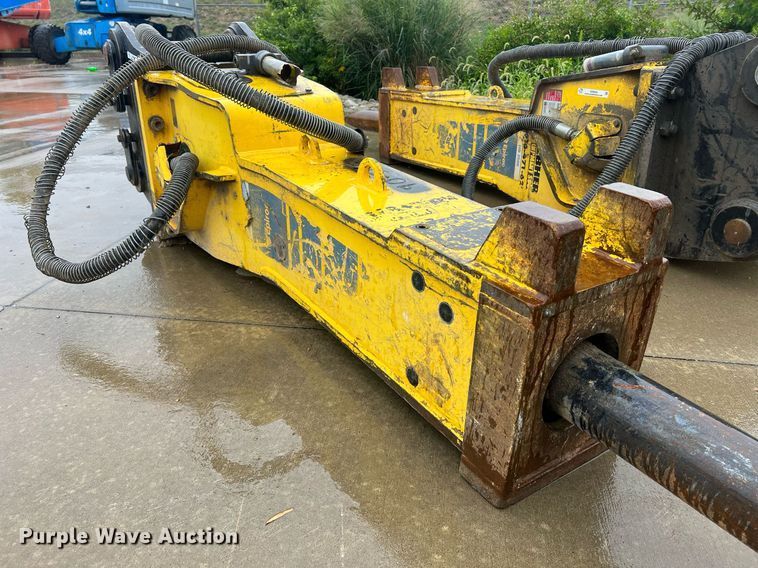 image for item NI9007 2020 Epiroc HB 2000  breaker