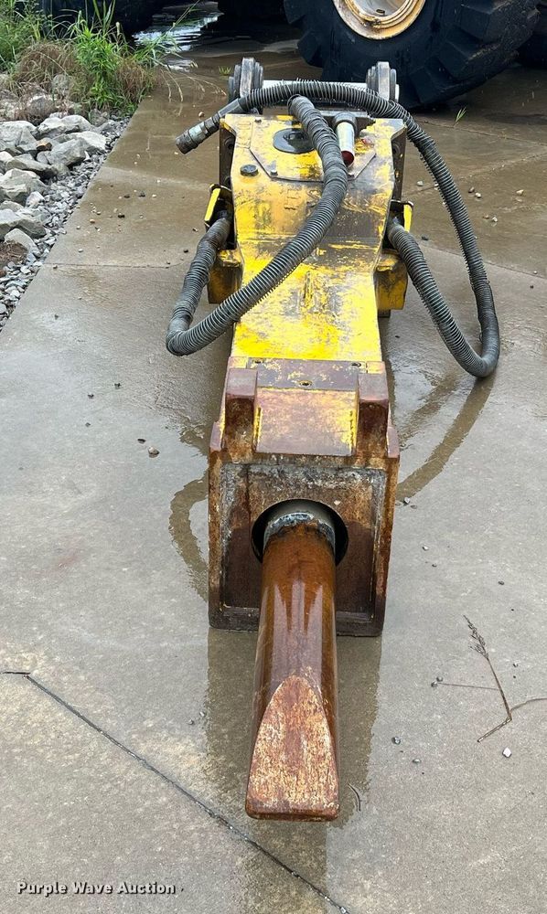 image for item NI9008 2021 Epiroc HB 2500  breaker