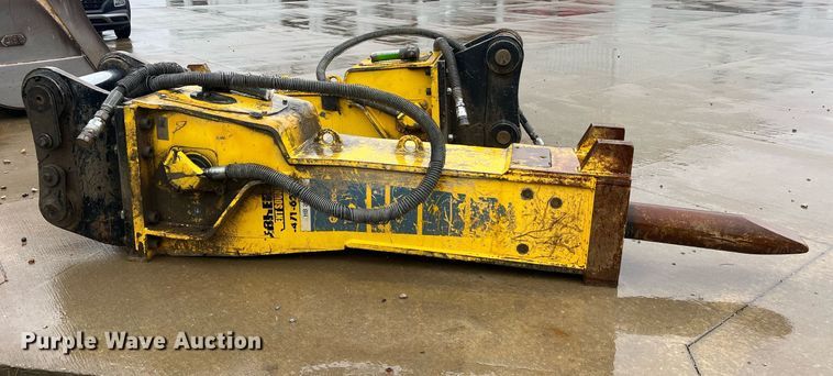 image for item NI9008 2021 Epiroc HB 2500  breaker