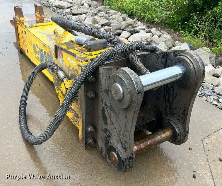 image for item NI9008 2021 Epiroc HB 2500  breaker