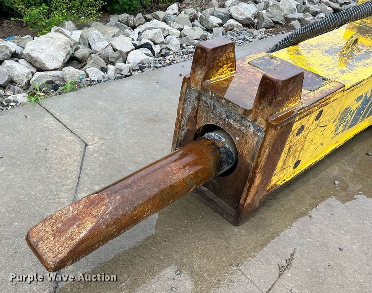 image for item NI9008 2021 Epiroc HB 2500  breaker