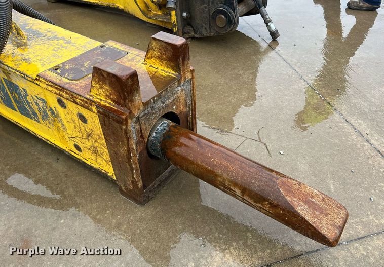 image for item NI9008 2021 Epiroc HB 2500  breaker