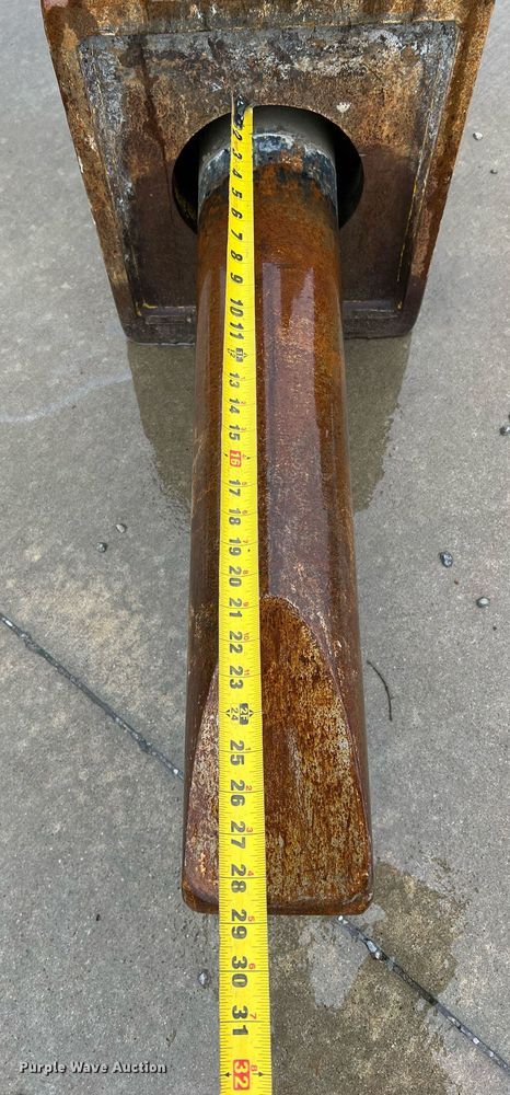 image for item NI9008 2021 Epiroc HB 2500  breaker