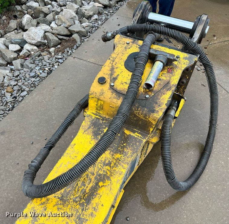 image for item NI9008 2021 Epiroc HB 2500  breaker