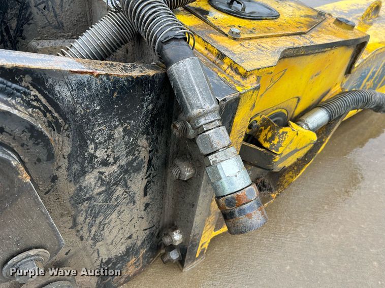 image for item NI9008 2021 Epiroc HB 2500  breaker