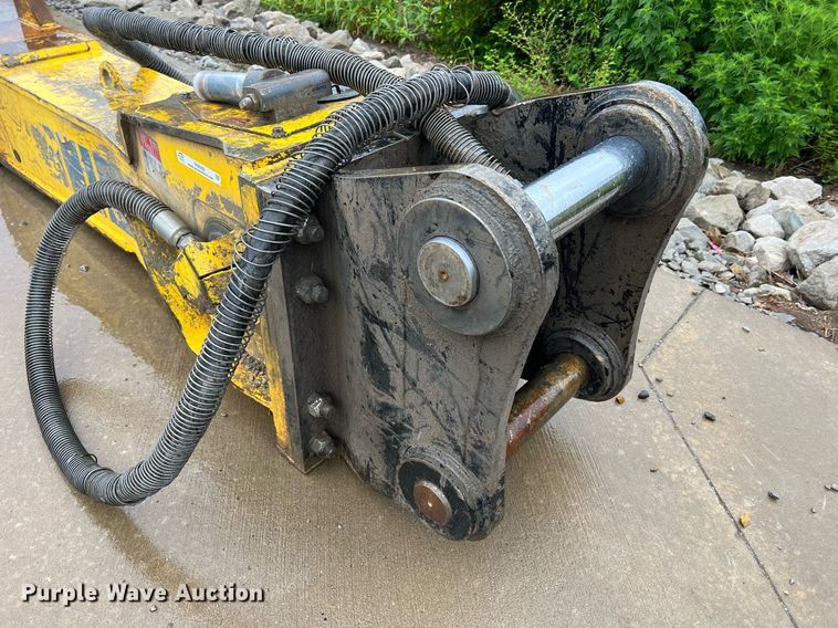 image for item NI9008 2021 Epiroc HB 2500  breaker