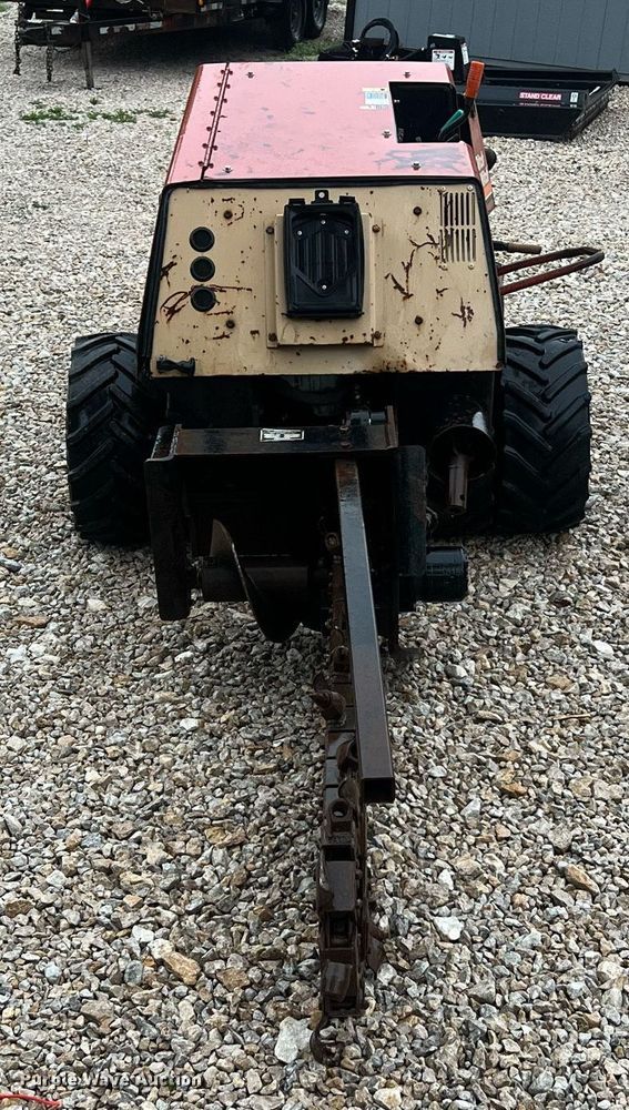 image for item NI9015 1995 Ditch Witch 410SX  trencher