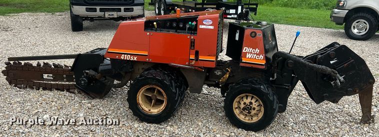 image for item NI9015 1995 Ditch Witch 410SX  trencher