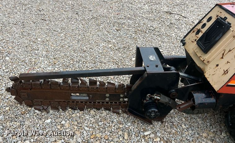 image for item NI9015 1995 Ditch Witch 410SX  trencher