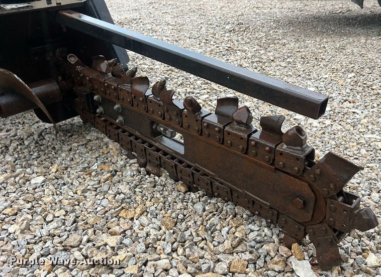 image for item NI9015 1995 Ditch Witch 410SX  trencher